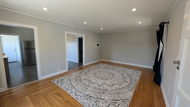 Building Photo - Laurel Street Triplex
