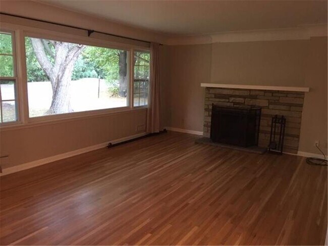 Foto del edificio - 4720 Baker Rd