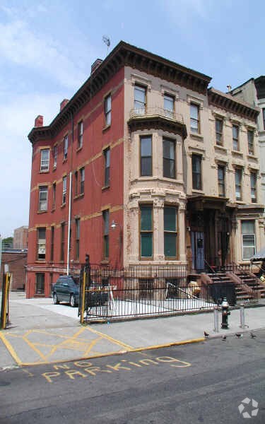 Foto del edificio - 1325 Pacific St