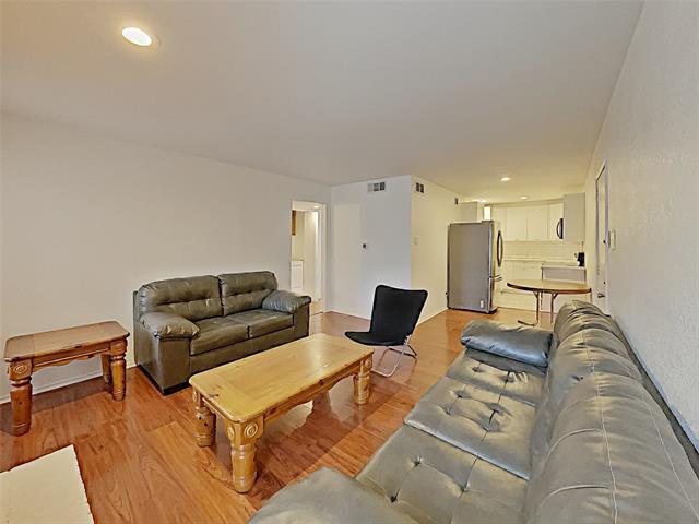 Foto del edificio - 7621 McCallum Blvd