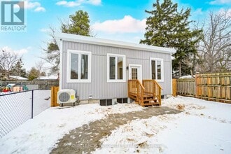 Building Photo - 35 St George St