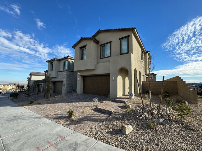 Building Photo - s 4 bedroom 2.5 Bathrooms with Loft, home ...