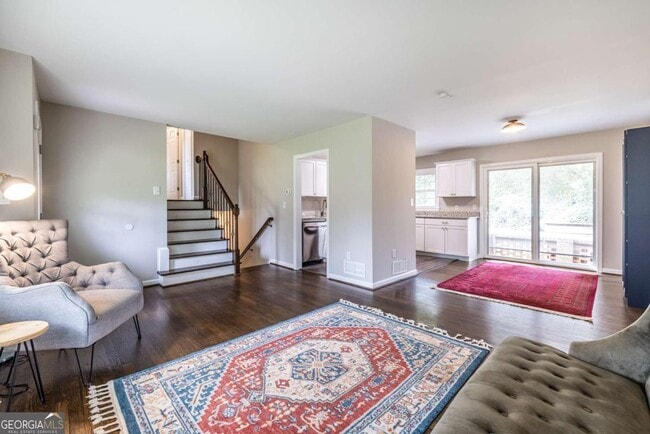 Building Photo - 2439 Parkland Dr