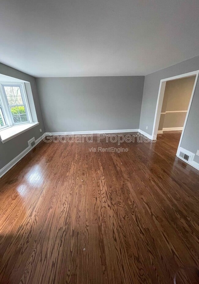 Photo - 5916 Northwood Dr Apartment