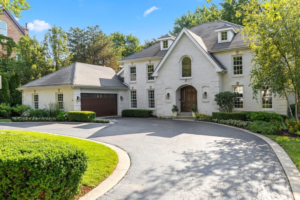 Foto principal - 121 S Elm St