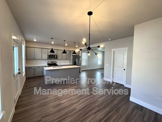 Building Photo - 1670 St George Blvd