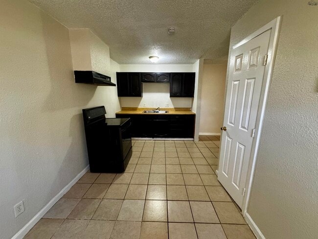 Building Photo - 1616 Britain St