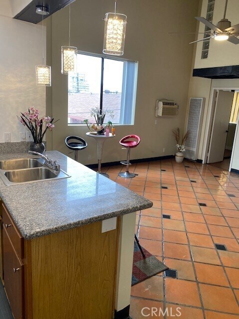 Foto del edificio - 1943 Vista Del Mar Ave