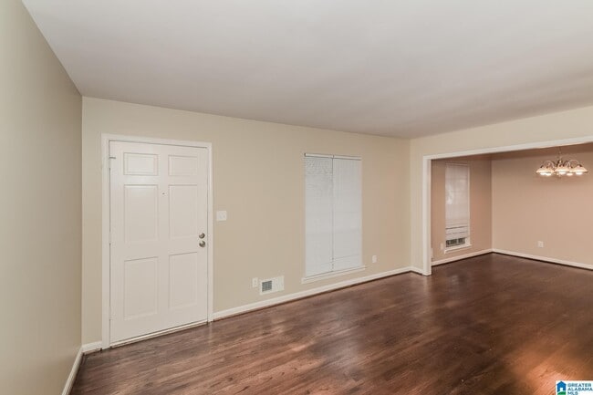 Foto del edificio - 1508 Brewster Cir