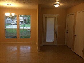 Building Photo - 16826 Rippling Mill Dr