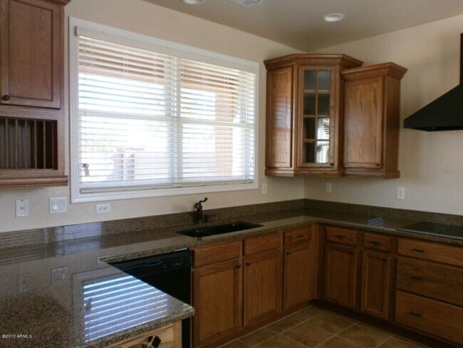 Foto del edificio - Beautiful & spacious 4bdrm 4 bth home in W...