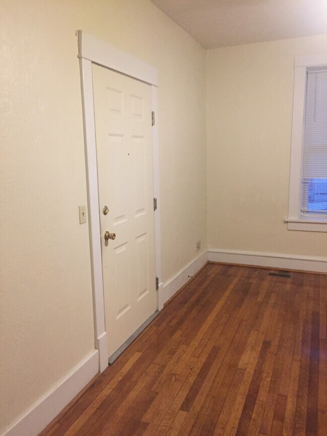 living room - 640 S 19th St
