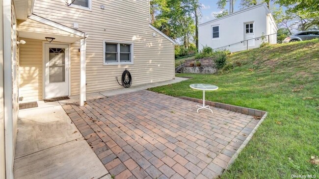 Building Photo - 24 Ravine Ave