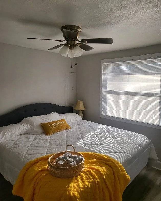 Foto del edificio - 318 E Palmer Ave