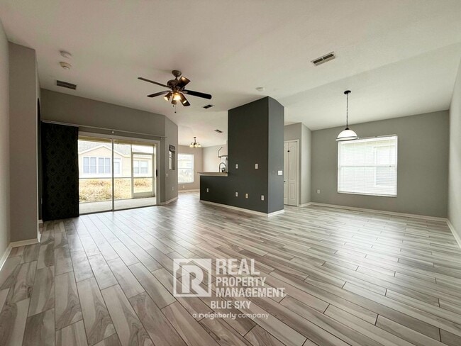 Building Photo - 5238 Gato Del Sol Cir