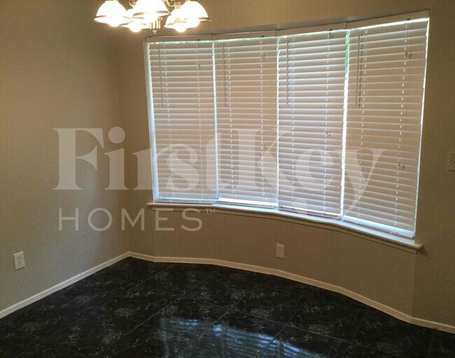 Building Photo - 5506 Maplegate Dr