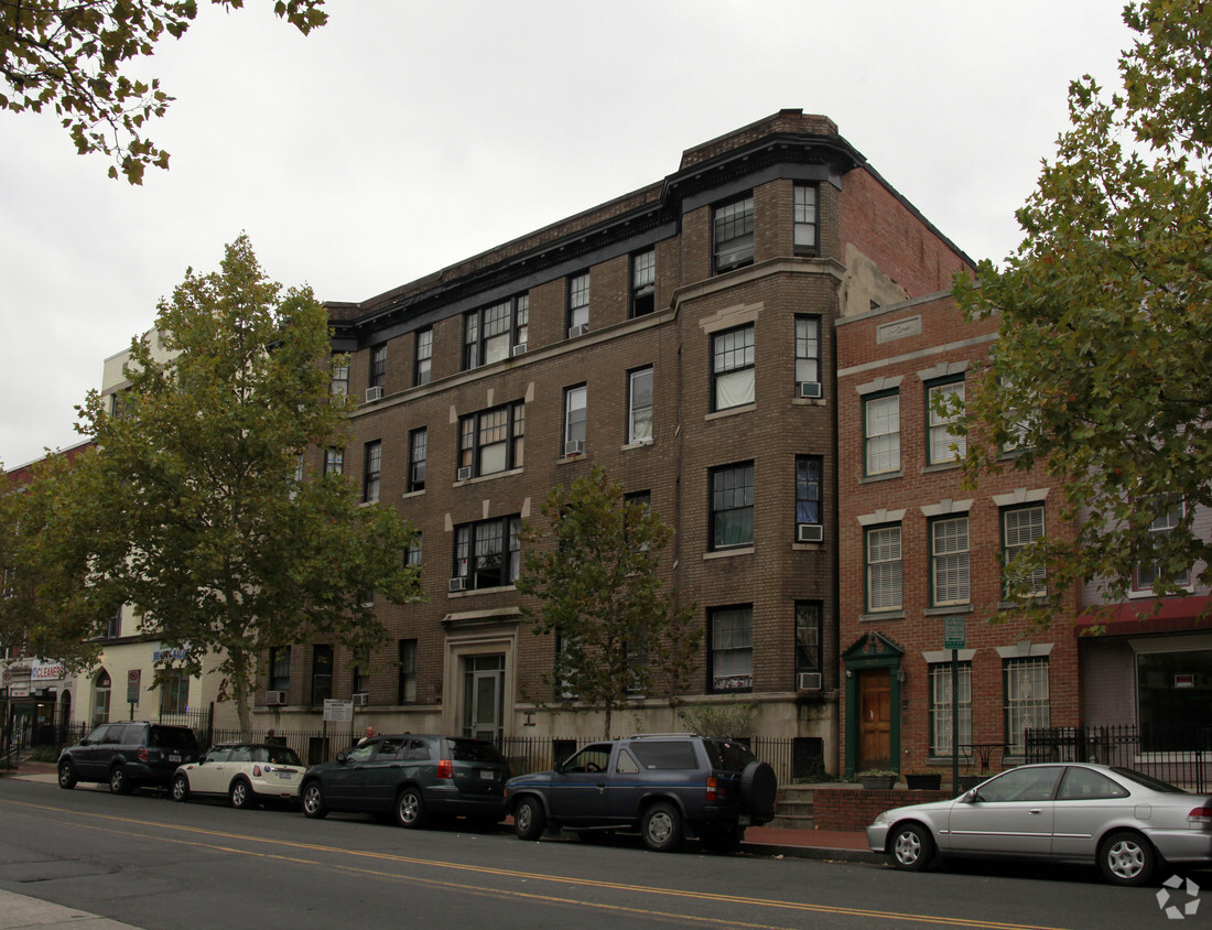 Primary Photo - 3115 Mt Pleasant St NW