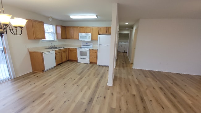 Building Photo - 111 Stonington St