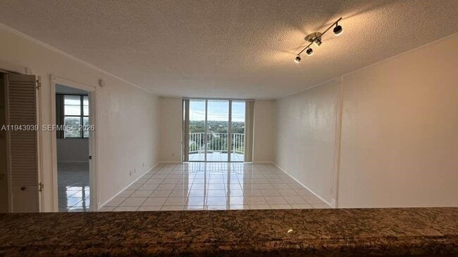 Foto del edificio - 16740 NE 9th Ave