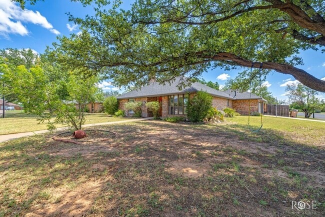 Foto del edificio - 602 Mayfair Ln