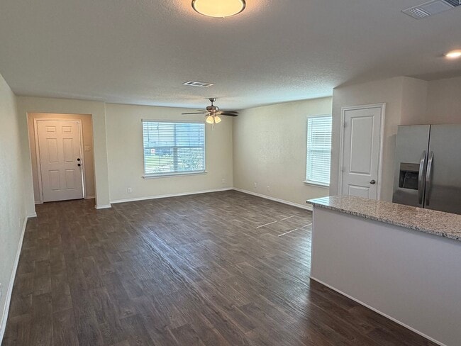 Foto del edificio - Redbird Ranch/ DR Horton Home For rent