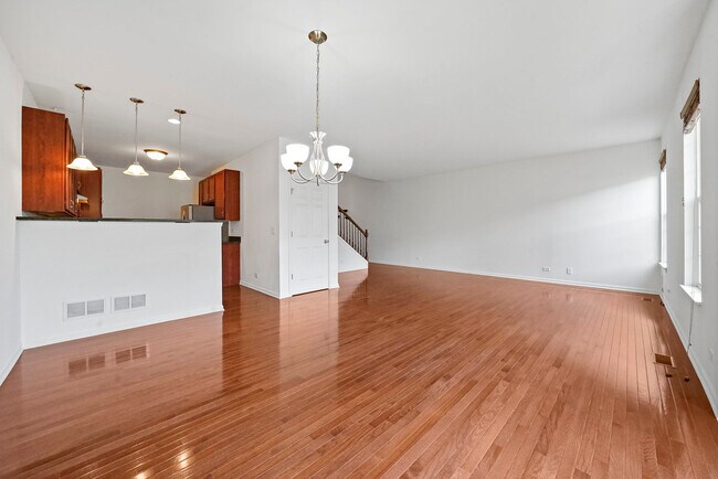 Building Photo - 10S458 Carrington Cir