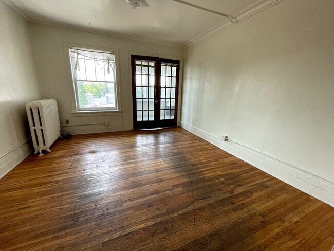 Building Photo - 609 Wellington Ct