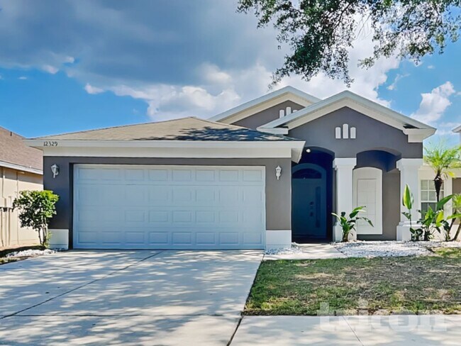 Building Photo - 12329 Cedarfield Dr