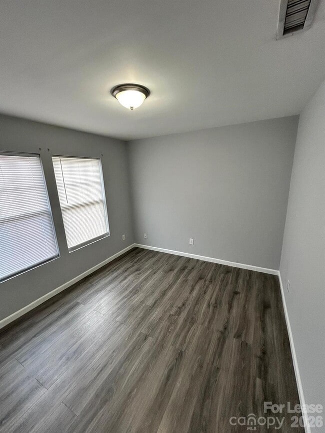 Foto del edificio - 6034 Blue Ash Ln