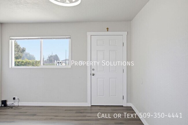 Foto del edificio - 4460 Circle Pl NE
