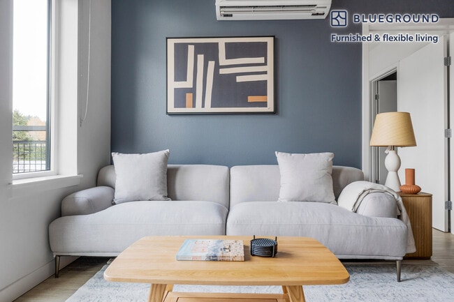 Foto del edificio - 1955 129th Ave NE