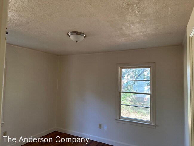 Foto del edificio - 2 br, 1 bath House - 1315 Tenth Avenue