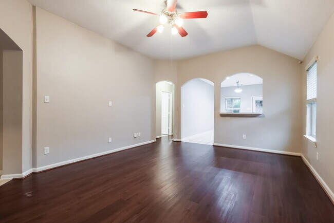 Foto del edificio - 2442 Keegan Hollow Ln