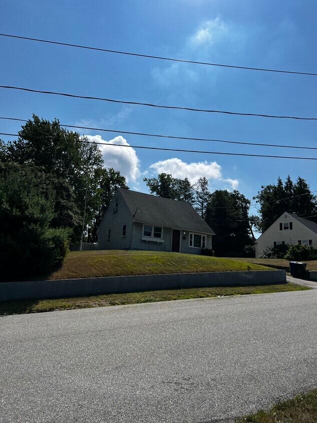 Foto principal - 35 Lynwood Dr