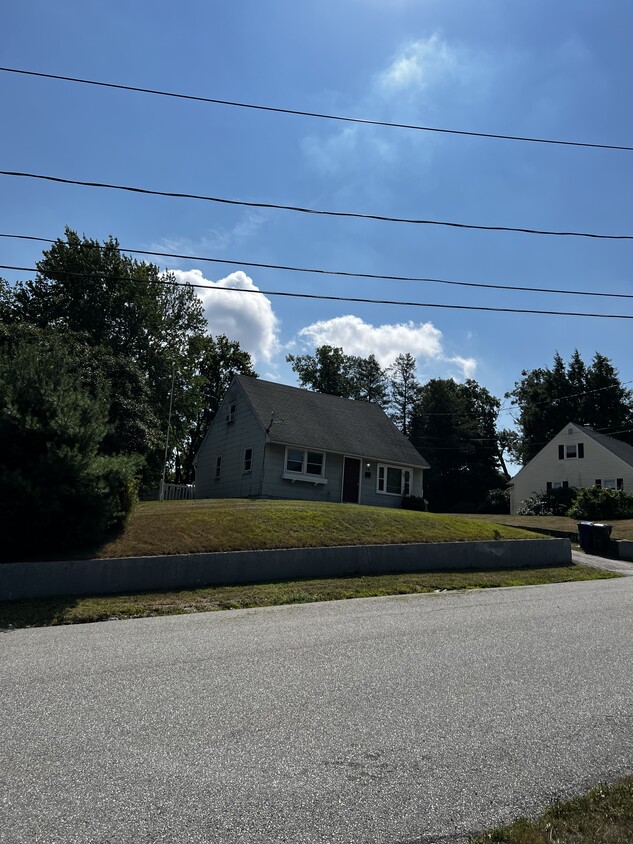 Primary Photo - 35 Lynwood Dr
