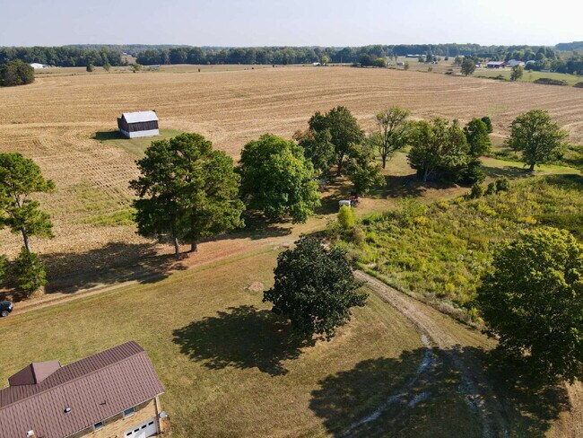 Foto del edificio - 3BR/2BA Home in Springfield surrounded by ...