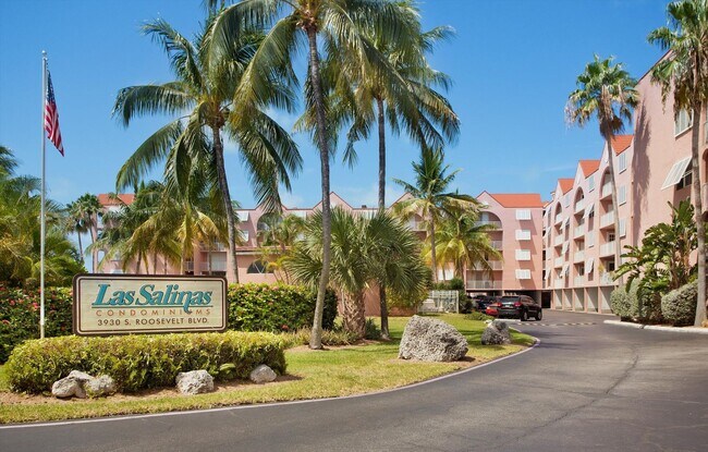 Foto del edificio - Fully Furnished 2BR/2BA at Las Salinas with Pool, Gym & Parking for Two