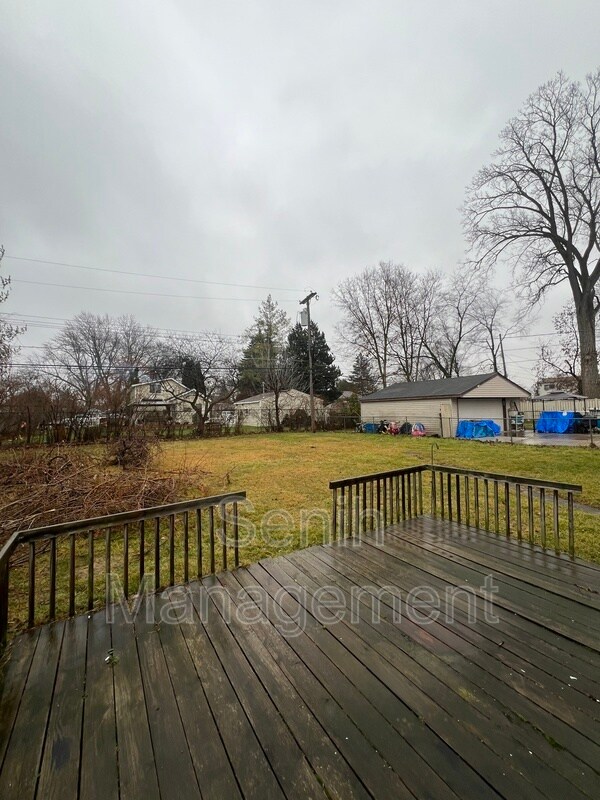 Building Photo - 8046 Beatrice