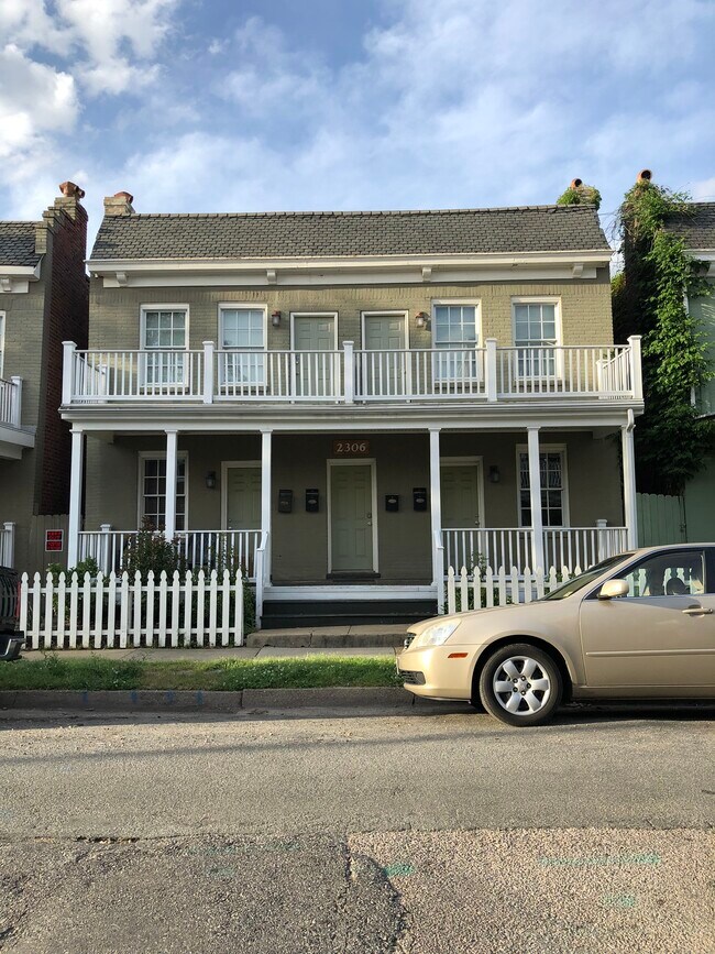 Building Photo - 2310 Parkwood Ave