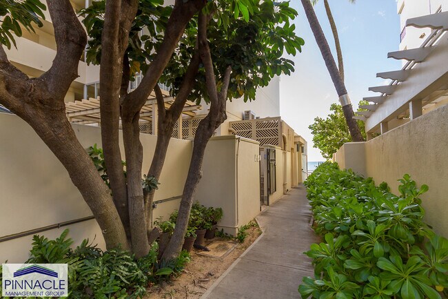 Building Photo - 2893 Kalakaua Ave