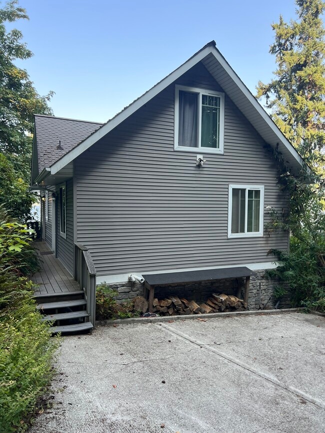 Building Photo - 11967 Luna Vista Ave SE