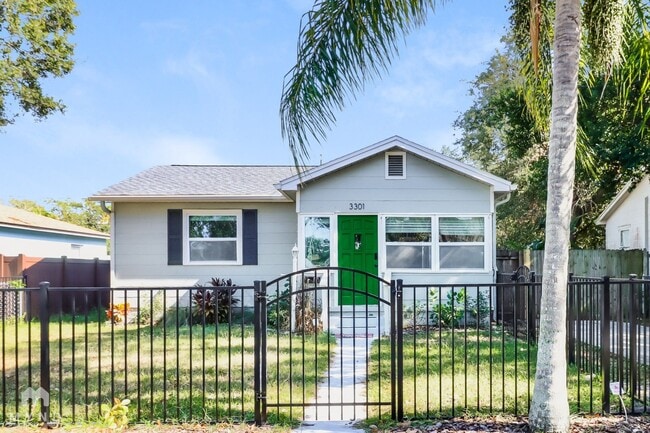 Building Photo - 3301 Yale St N