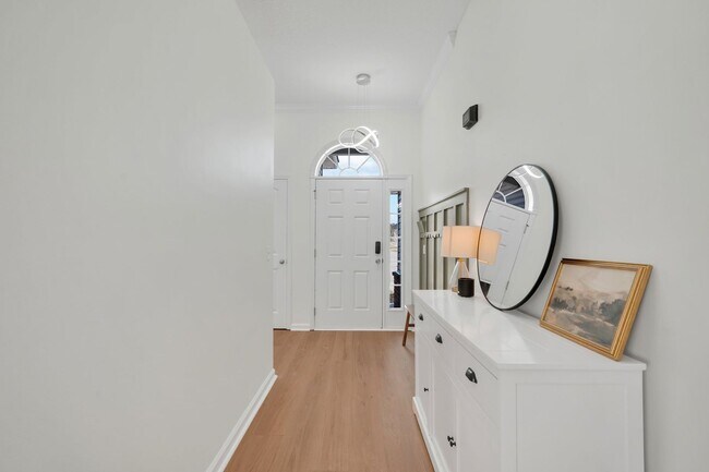Foto del edificio - Centrally Located Ranch Home in Richmond Hill