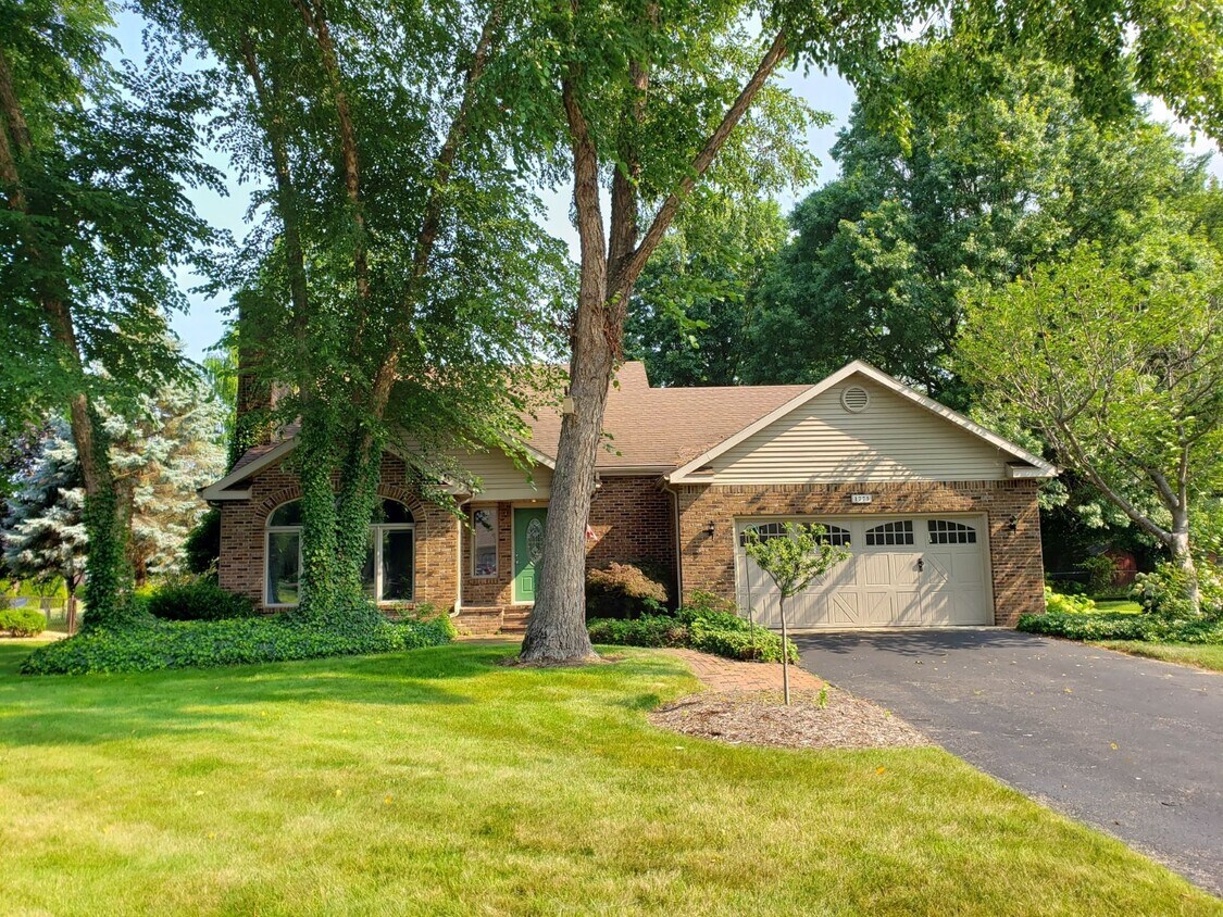 1775 Meadow Grove Pl, Saint Joseph, MI 49085 House Rental in Saint