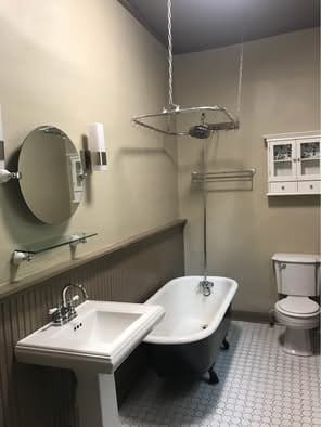 Bathroom - 418 Garrard St