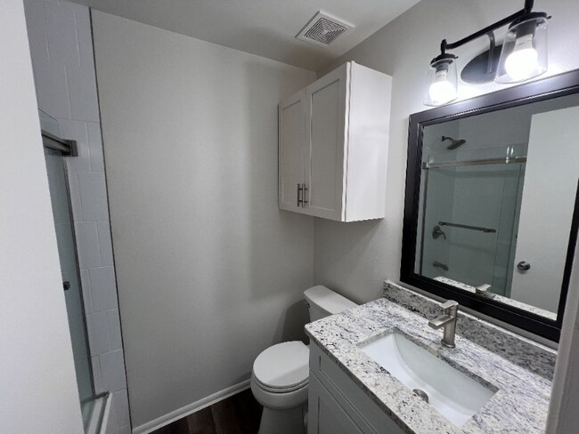 Foto del edificio - 419 Duchess Ct