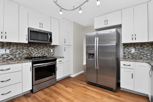 Building Photo - Gorgeous 3 Bedroom Home in Walnut Creek!!