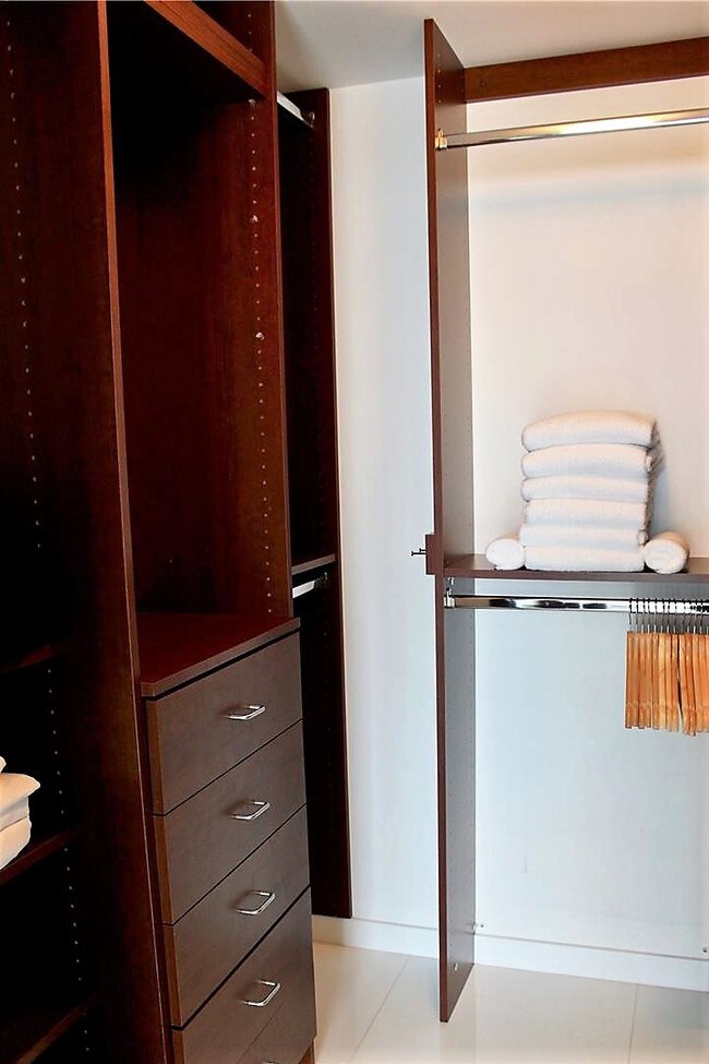 Foto del edificio - 1801 Brickell Ave