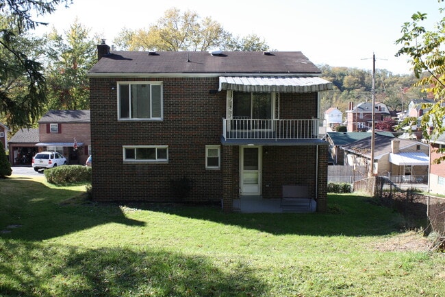 Building Photo - 2 Sunnyside Drive
