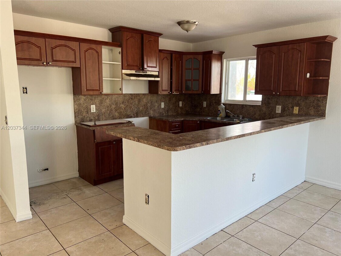 Foto del edificio - 7012 NW 6th Ct